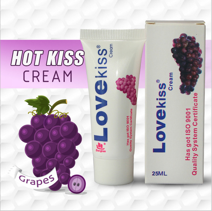 Gel bôi trơn hương nho Love Kiss Nhật giúp quan hệ trơn tru