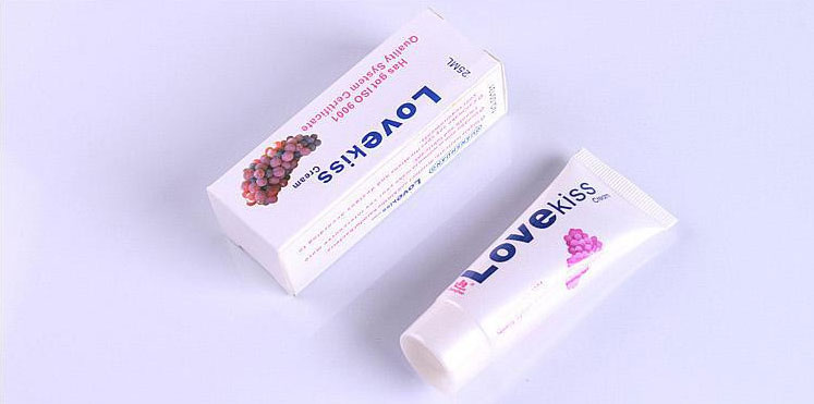 Gel bôi trơn hương nho Love Kiss Nhật giúp quan hệ trơn tru