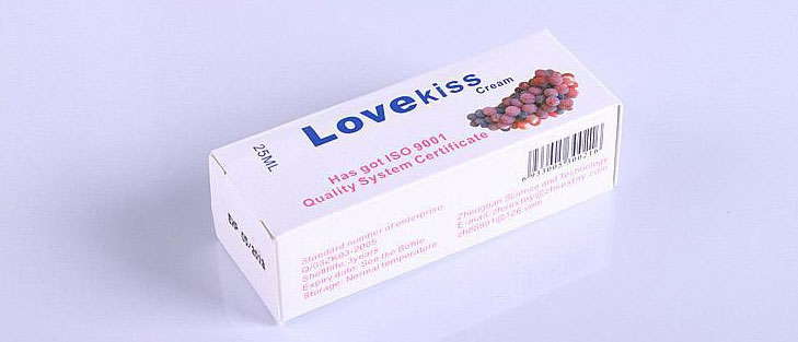 Gel bôi trơn hương nho Love Kiss Nhật giúp quan hệ trơn tru