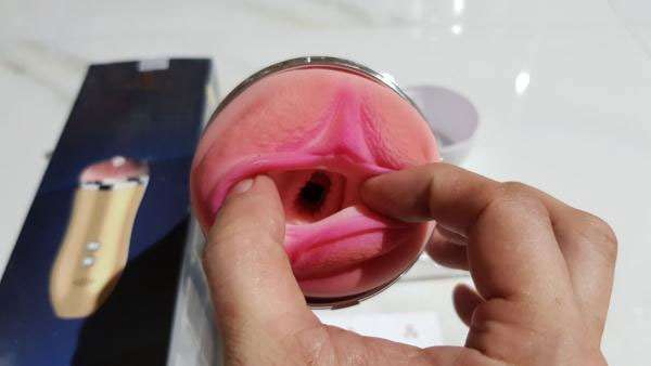 Âm đạo giả gắn tường Juai rung rên môi 3D đa chế độ rung cao cấp