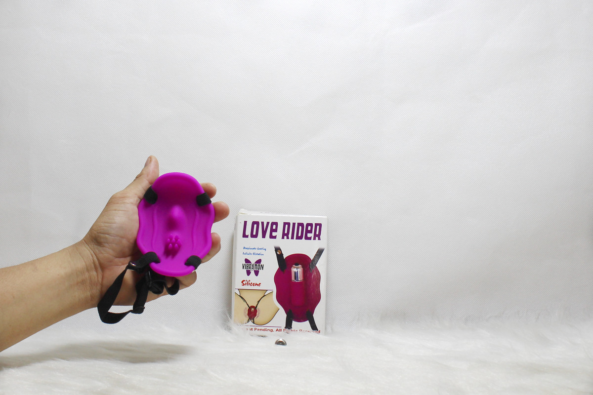 Quần chip rung dây đeo kích thích điểm G Love Rider cho nữ thỏa mãn