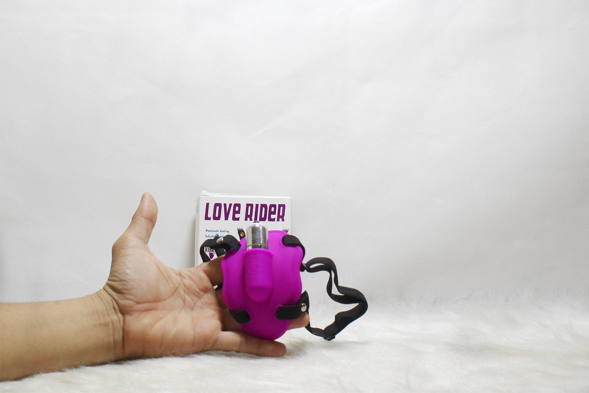 Quần chip rung dây đeo kích thích điểm G Love Rider cho nữ thỏa mãn